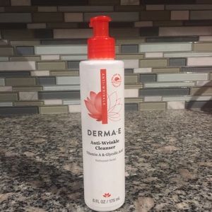 💄Derma-E Vit A and glycolic cleanser